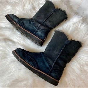 Embroidered Black Ugg’s